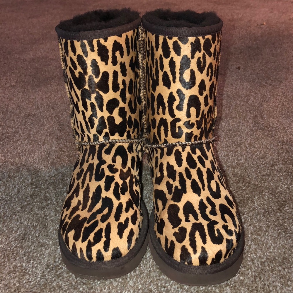 EUC Rare Size 7 Cheetah Print Uggs